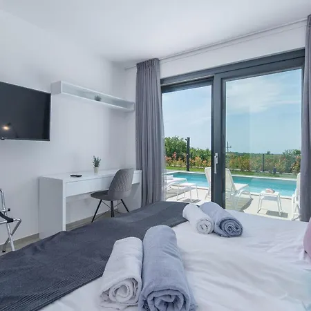Colonia Comfortable Vila
